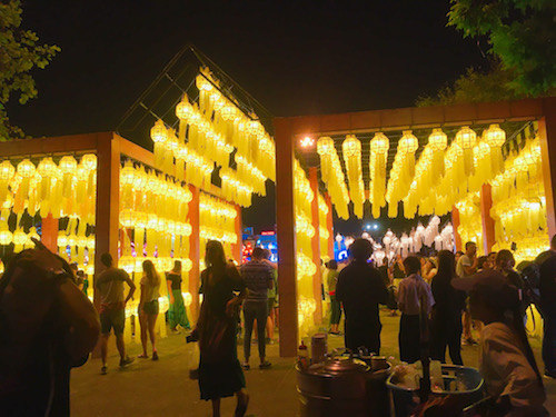 ランタンの幻想的な世界！【タイ・チェンマイ】コムローイ祭りを無料で楽しむ方法